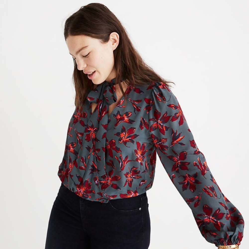 🆕 Madewell Silk-Tie Wrap Top in Winter Orchid - Picture 2 of 8